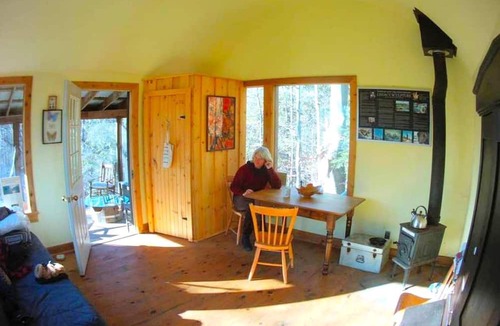Blackstock RV Rental | Solar-Powered Tree House in the Canadian Woods near Toronto, Ontario