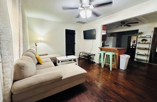 Lawton House | Solstice & Sage Unwind in Lawton close to Fort Sill.