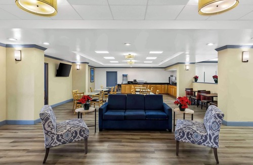 Fairbanks Hotel | Sonesta Essential NW Houston