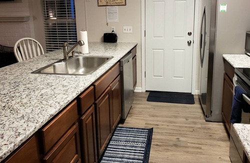 Grapevine House | Sonnet Shores: Community Pool! 3 bathrooms! By the Lake in N Grapevine!