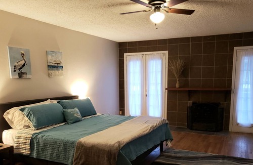 Grapevine House | Sonnet Shores: Community Pool! 3 bathrooms! By the Lake in N Grapevine!