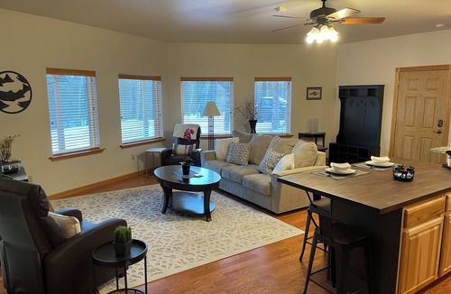 Rabbit Creek Apartment | Southside 2-bedroom guest suite, ground level with private entrance