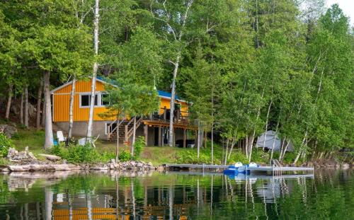 Blue Sea Ski Chalet | Spa by Lake Edja - Chalet Yellow Mellow