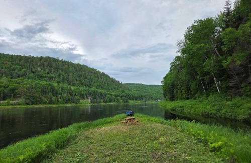 Trois-Rives Ski Chalet | Spa Nature & Riverside Escape - Ecureuil Roux