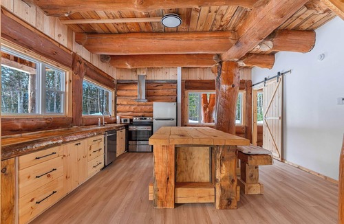 Argenteuil Regional County Municipality Ski Chalet | Spa & Near the Lake | Chalet de L'Artisan