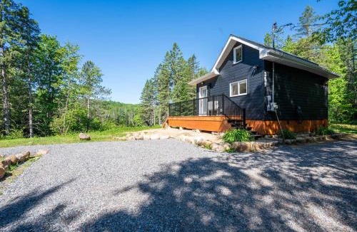 Saint-Alphonse-Rodriguez Ski Chalet | Spa pool Private Lake - Chalet Hello