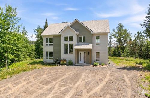 Saint Come Ski Chalet | Spa Pool Table - Luxurious pool - Chalet Major International Sporting Event