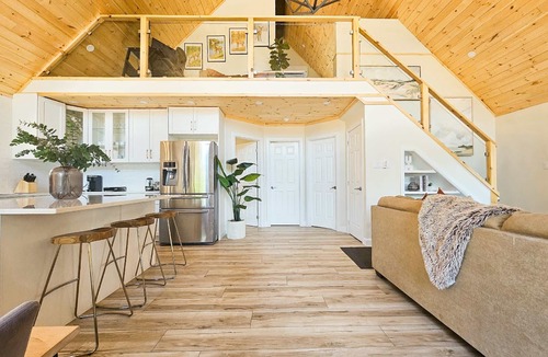 Mansfield-et-Pontefract Ski Chalet | Spa & River | La Biche de Coulonge