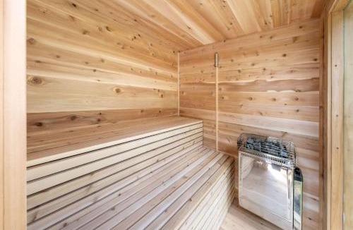 Mauricie Ski Chalet | Spa & Riverside - Le Ptit Cool Des Bois