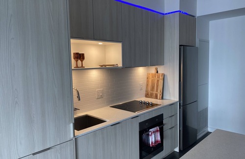 Regent Park House | Spacious 1+den Condo in the Heart of Downtown