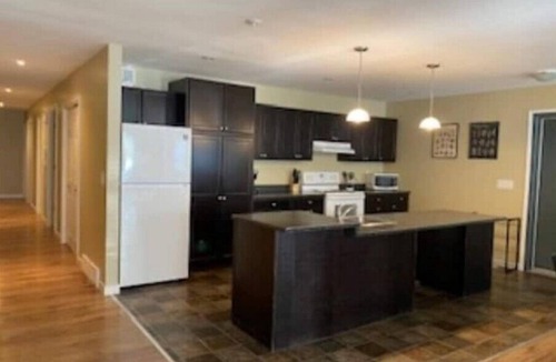 Regina House | Spacious 2 Bdm. Accessible.
