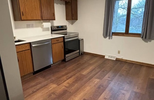 Crete House | Spacious 2-bedroom home, located on 2nd floor.
