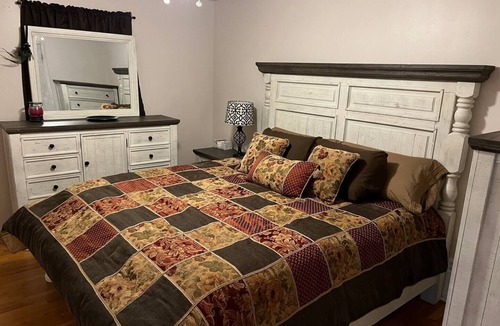 Russell House | Spacious 2 bedroom home in quiet neighborhood w/ mini workout room