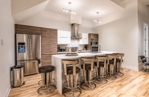 Old Montreal Apartment | Spacious 2 Bedroom Loft with private terrace – Old Montreal Luxury