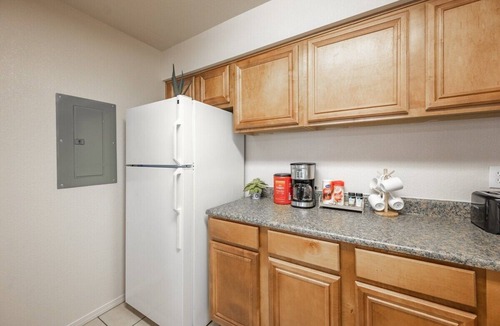 Amarillo Apartment | Spacious 2B2B Wi-Fi, Pool, Gym