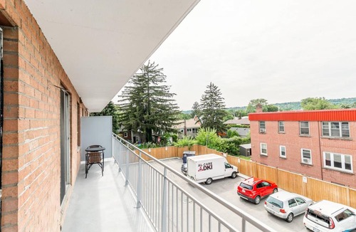 Rosedale Apartment | Spacious 2BR King Bed Apt, near DT Hamilton!