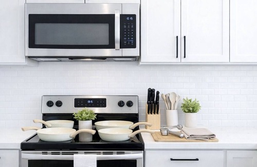 Sherman Apartment | Spacious 2BR Haven Escape w/SuperStar Amenities