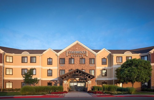 White Settlement Apartment | Spacious 2BR Suite w/Kitchen | Pool + Breakfast