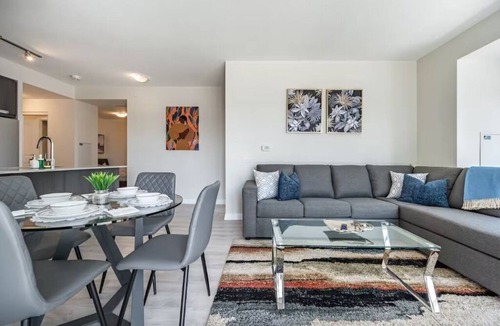 Old Town Apartment | Spacious 2BR Toronto Stay Near St Lawrence Market