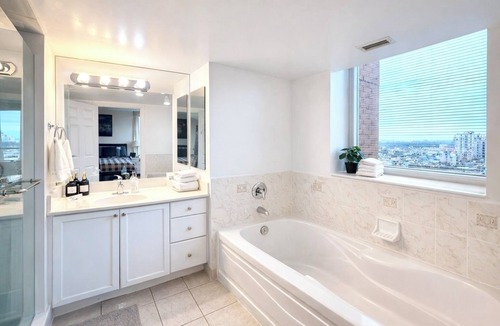 Islington - City Centre West Apartment | Spacious 3 Bedroom 2 Bath Condo in Toronto