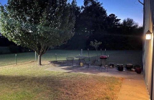 Kilgore House | Spacious 3 bedroom barndominium at the Speedway