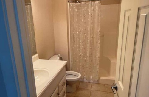 Kilgore House | Spacious 3 bedroom barndominium at the Speedway
