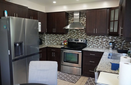 Downtown Mississauga House | Spacious 3Bedroom House/Free Parking/Downtown Mississauga