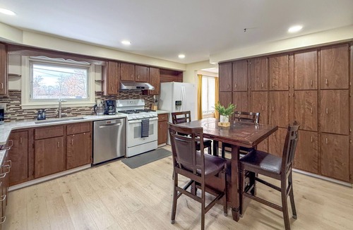 Williamsville House | Spacious 4-bedroom comfy and peaceful house in marvelous Buffalo