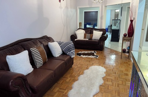 Brampton House | Spacious 4-bedroom townhome in enchanting Brampton with AC, WiFi