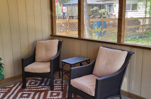 Winnipeg Beach Cottage | Spacious 4 season Cottage. Pet friendly!