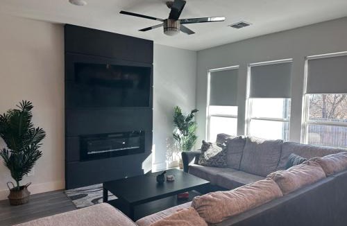 Dallas Villa | Spacious 4BR Dallas home near downtown