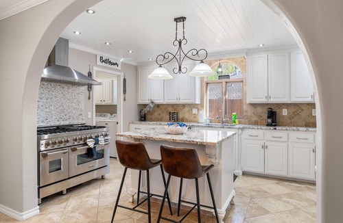Norman House | Spacious 5-bedroom/4.5 bath home in lovely Norman with heated swimming pool