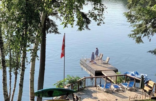 Eagle Lake Cottage | Spacious 5 bedroom house on Eagle Lake. 5 mins from Sir Sams.