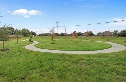 South Arlington House | Spacious 5-bedroom house in peaceful Mansfield with AC