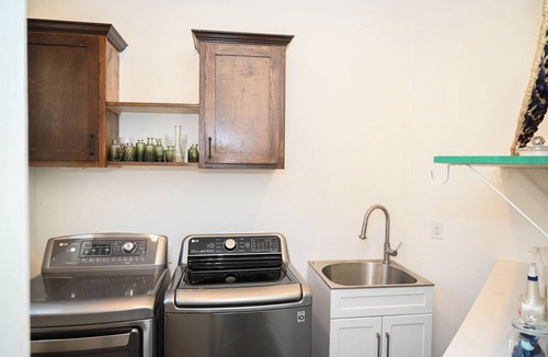 Mansfield House | Spacious 5-bedroom house in marvelous Mansfield with AC
