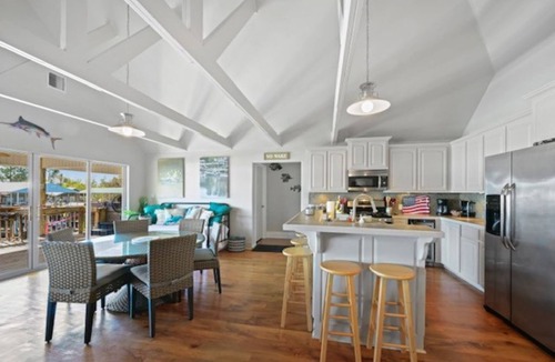Springfield House | Spacious 5-bedroom house in fabulous Springfield, La with Waterfront access!