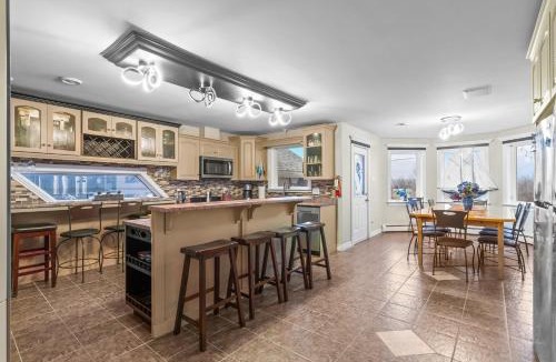 Conception Bay South Apartment | Spacious 5BR 45BA Coastal Home w Patio Fire Pit