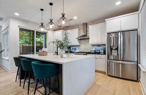 Swede Hill House | Spacious 5BR Central Austin Home Sleeps 13