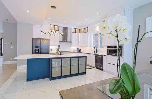 Niagara Falls Villa | Spacious 6-bedroom villa in enchanting Niagara Falls with AC