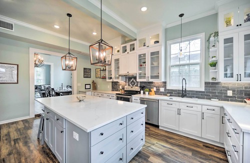 Gonzales House | Spacious Abode, Walk to Texas Heroes Square!