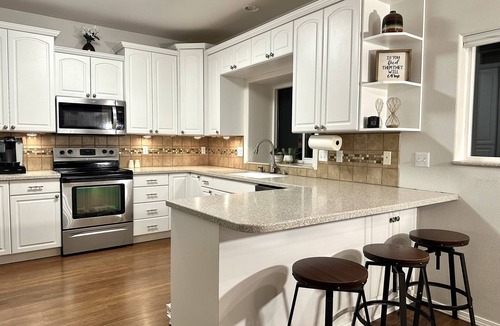 Gateway House | Spacious Alaskan Retreat No Extra Cleaning Fees!
