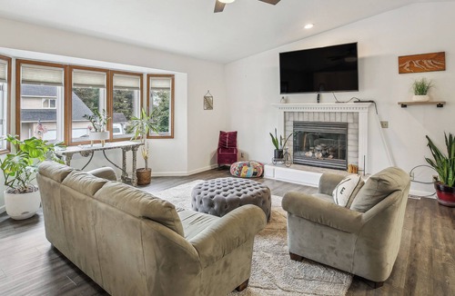 Northeast Anchorage House | Spacious Anchorage Vacation Rental w/ Private Yard