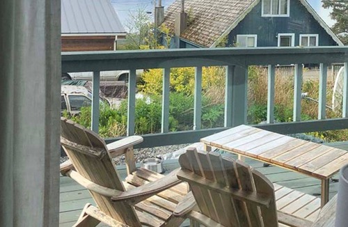 Craig Cabin | Spacious and bright - home gym, laundry, kitchen - 2nd and Spruce Cabin