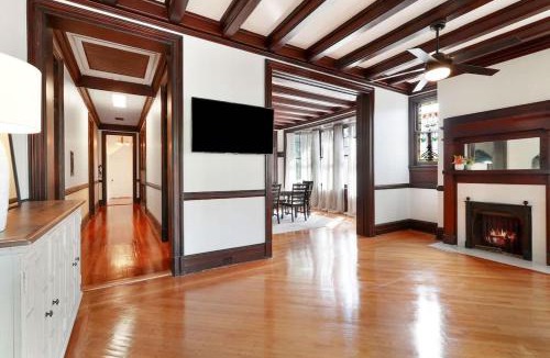 Mid-City House | Spacious and Elegant Family Home in Mid-City
