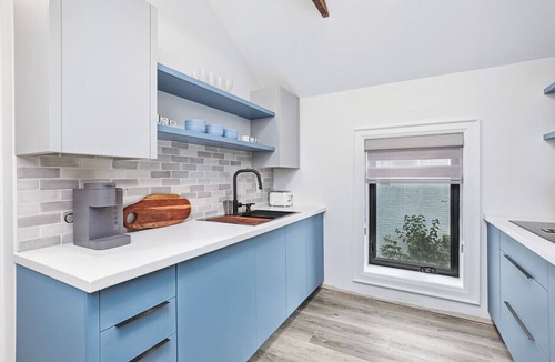Collingwood Condo | Spacious Apartment in Downtown Collingwood - 229 Hurontario