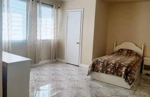 Beaupre Apartment | Spacious apartment for gatherings!