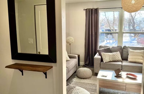 Chatham-Kent Apartment | Spacious Apartment in DT Chatham