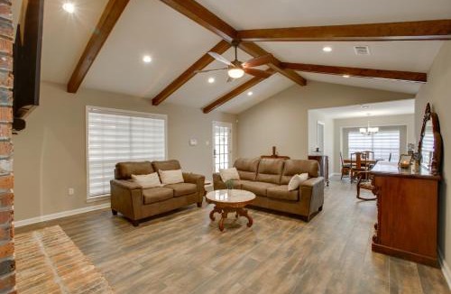 Broadmoor House | Spacious Baton Rouge Home Rental: 12 Mi to LSU!
