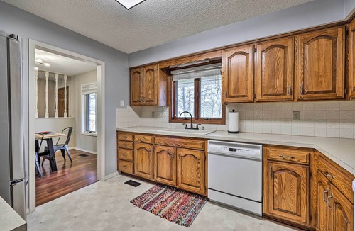 Bella Vista House | Spacious Bella Vista Home ~ 5 Mi to Lake!