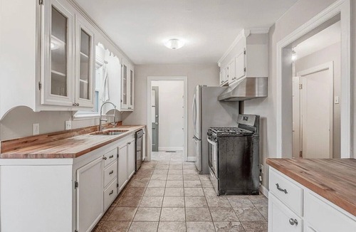 Little Rock House | Spacious Bungalow 6 Min to Downtown Sleeps 6